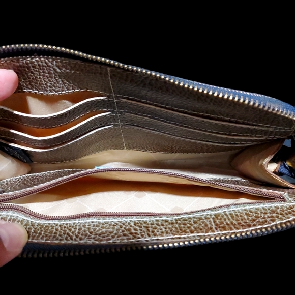 Kathy Van Zeeland Wristlet/Clutch - Picture 5 of 7